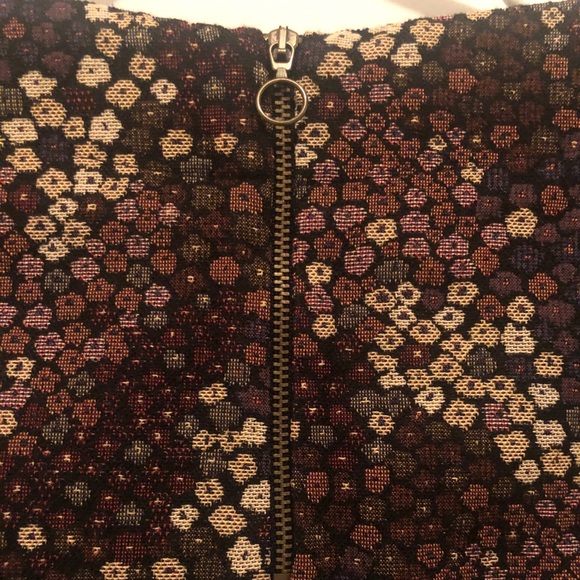 Zara Mini Skirt - Picture 3 of 4